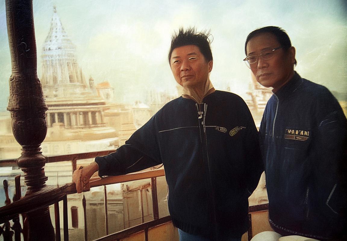 小乔缤纷独角兽手感轻盈，纯白花嫁技能特效优雅，天鹅之梦典藏皮肤顺滑，青蛇皮肤打击感强烈，万圣前夜伴生皮肤性价比高