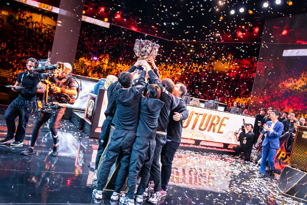 涅槃世界赛重塑英雄联盟赛事格局:中游战队崛起与T1状态低迷引发电竞生态变革